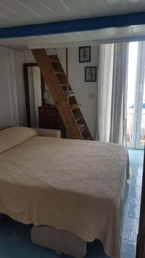 ホテル La Casa Sugli Archi ポンツァ エクステリア 写真