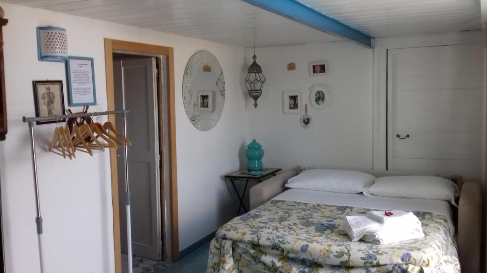 ホテル La Casa Sugli Archi ポンツァ 部屋 写真