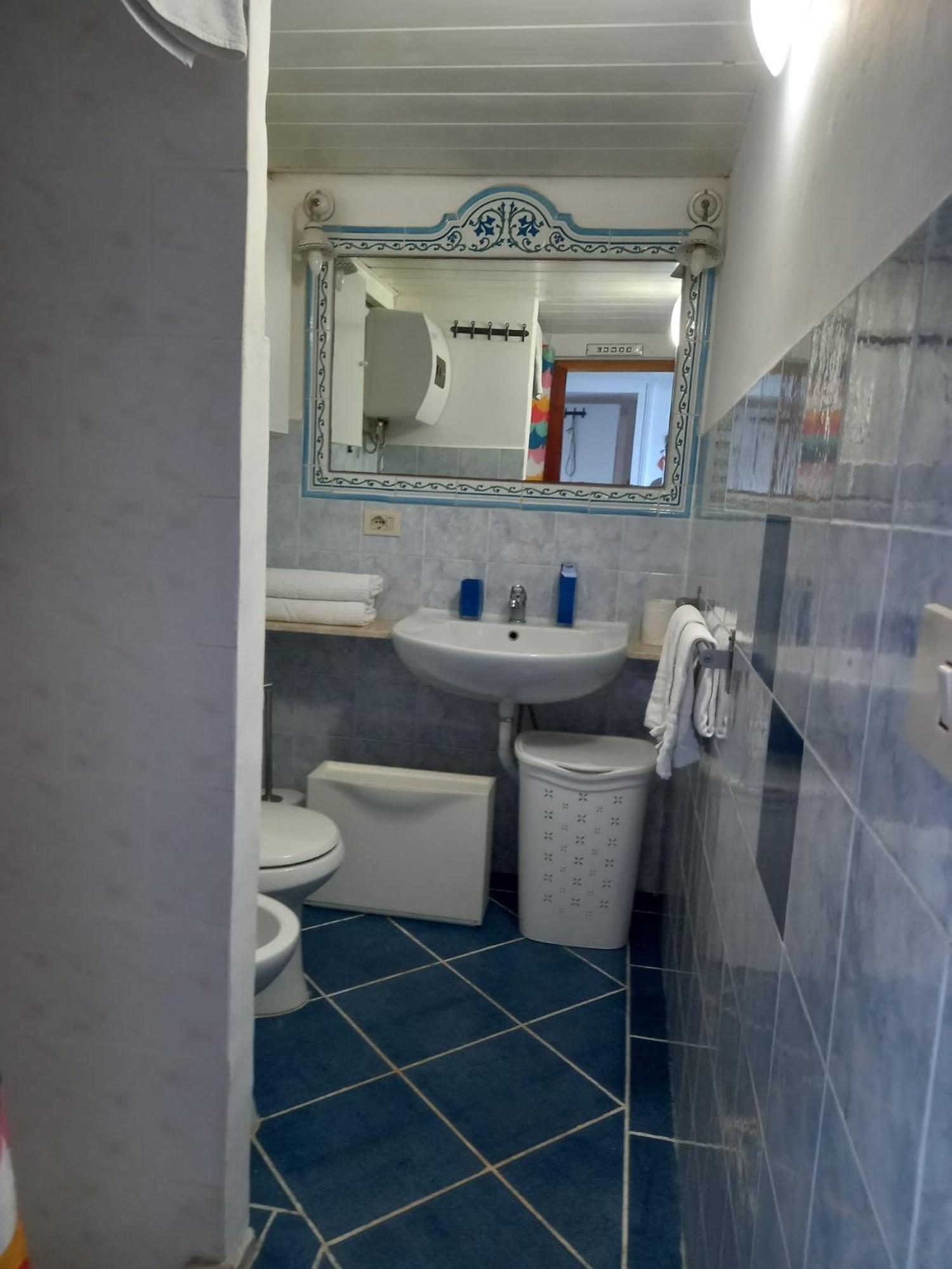 ホテル La Casa Sugli Archi ポンツァ エクステリア 写真
